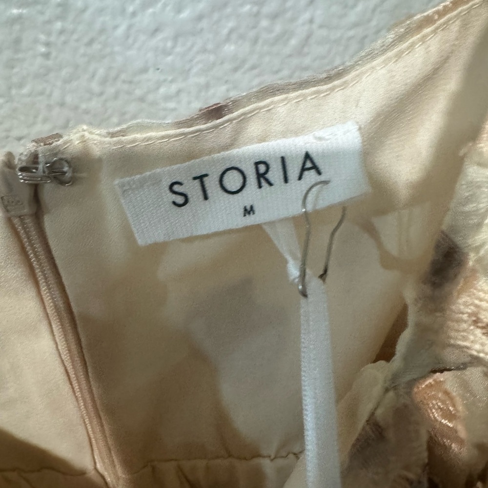 STORIA Elegant puff sleeve mini floral embroidered Cream Dress size small - Picture 7 of 11